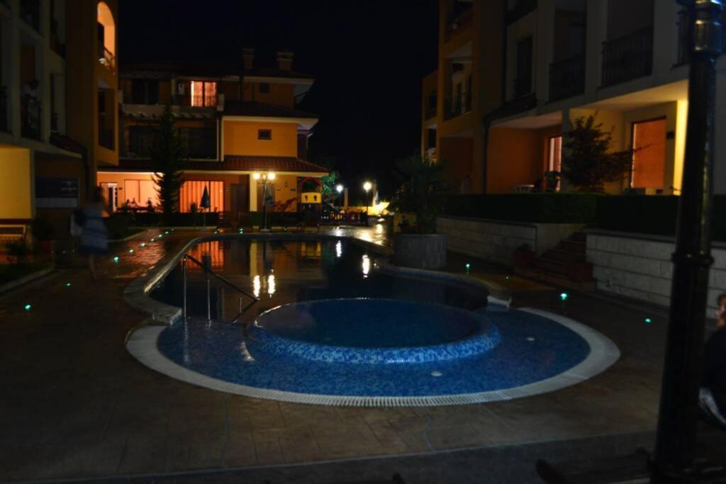 Стyдия В Комплексе Marinavill Sveti-Vlas Sveti Vlas Buitenkant foto